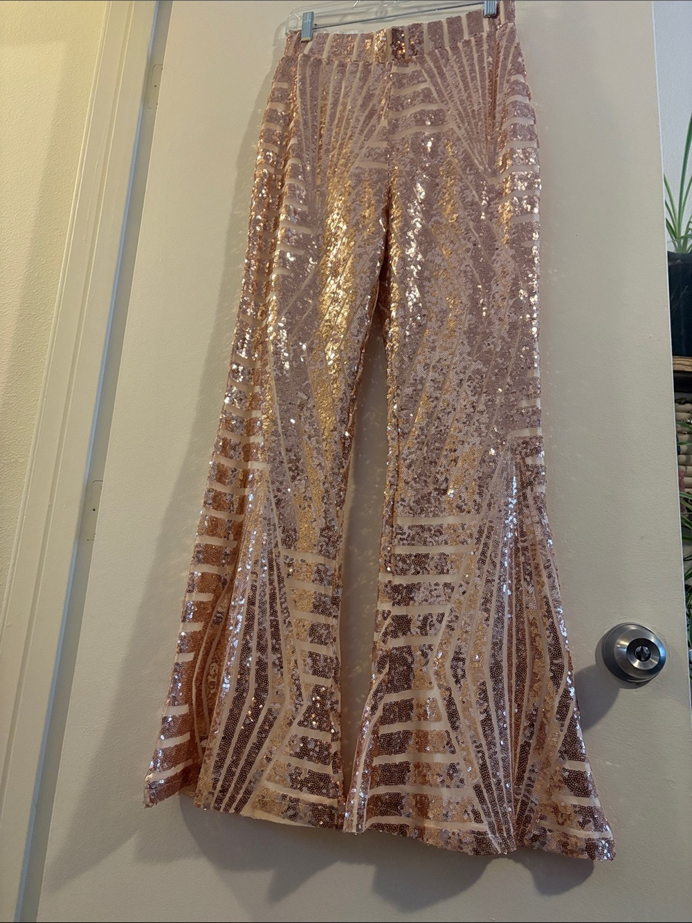 Sequin High-Waist Flared Pants - Rose Gold